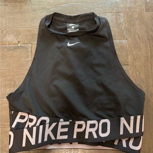 Nike Pro Women’s Cropped Top Size Medium